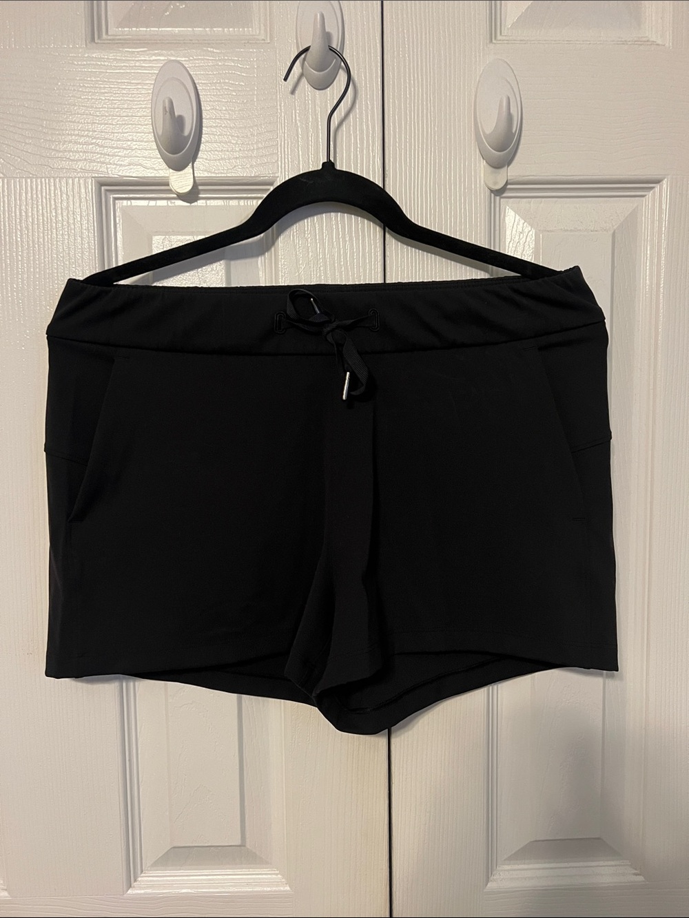 EUC lululemon athletica Black Women's Athletic Drawstring Shorts Size 6